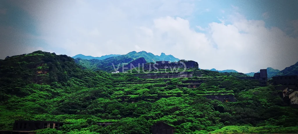 走進九份十三層遺址