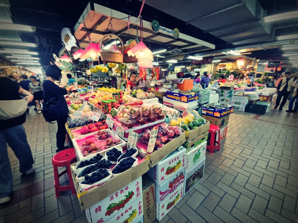 三個轉角,一段時光旅程:從永樂市場走進城隍廟與迪化街的故事