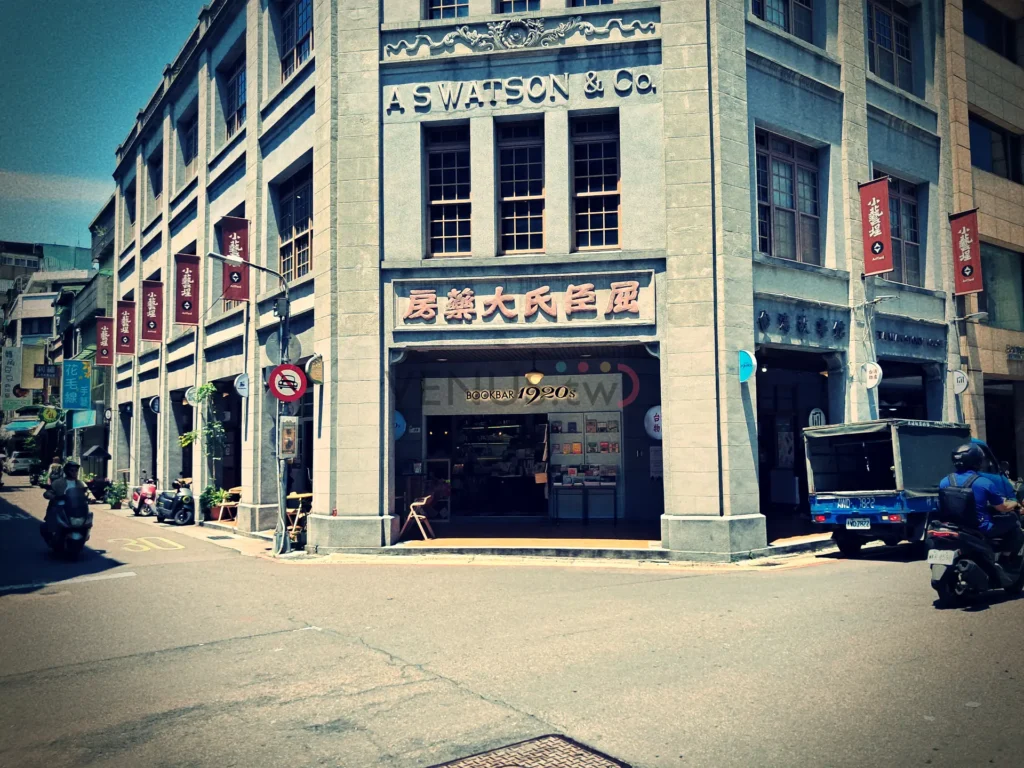 三個轉角,一段時光旅程:從永樂市場走進城隍廟與迪化街的故事